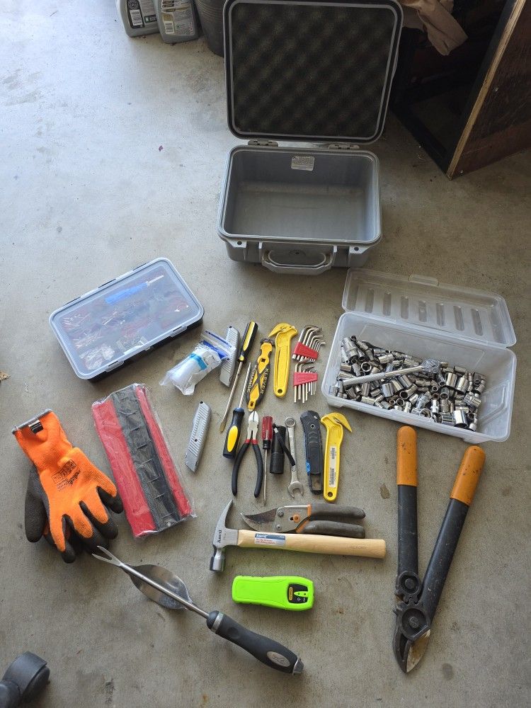 Lot Of Tools Hammer Screw Drivers Gloves Ratchet Socket Set Case Rivet Kit