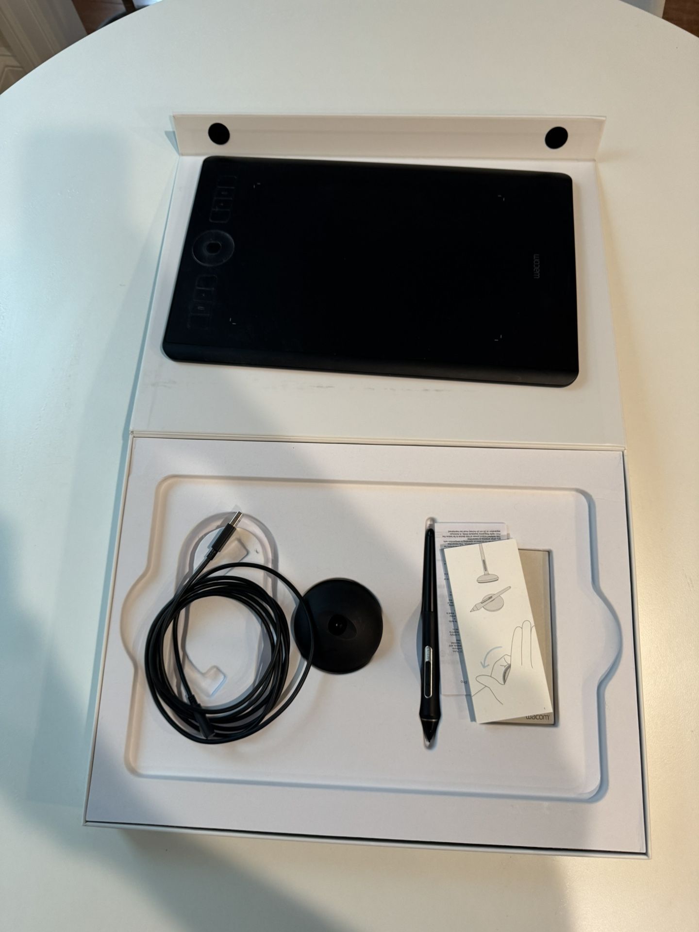 Wacom Intuos Pro PTH-660 Tablet