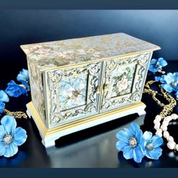 Pale Blue Floral Painted Vintage Music/Jewelry Box