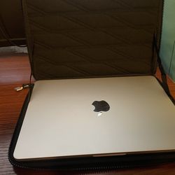 MacBook Air 13.6 Inch 2022 ‘ 
