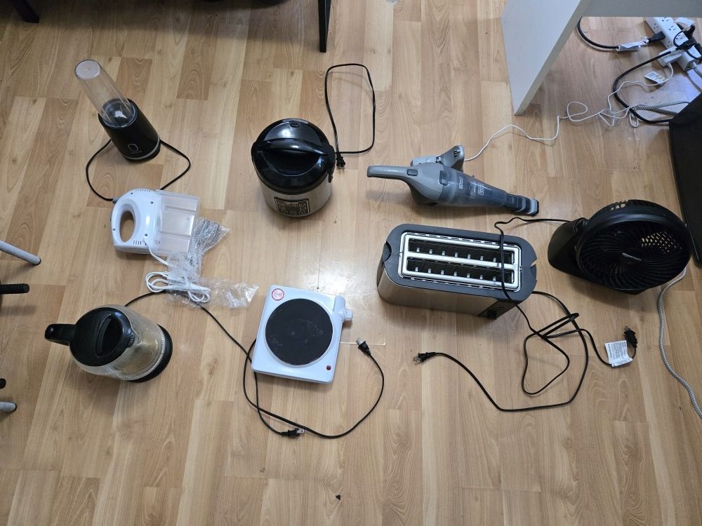 Toaster / Hand Mixer / Electric Kettle / Handheld Vacuum / Rice Cooker / Blender / Electric Cooker / Fan / Weight Scale