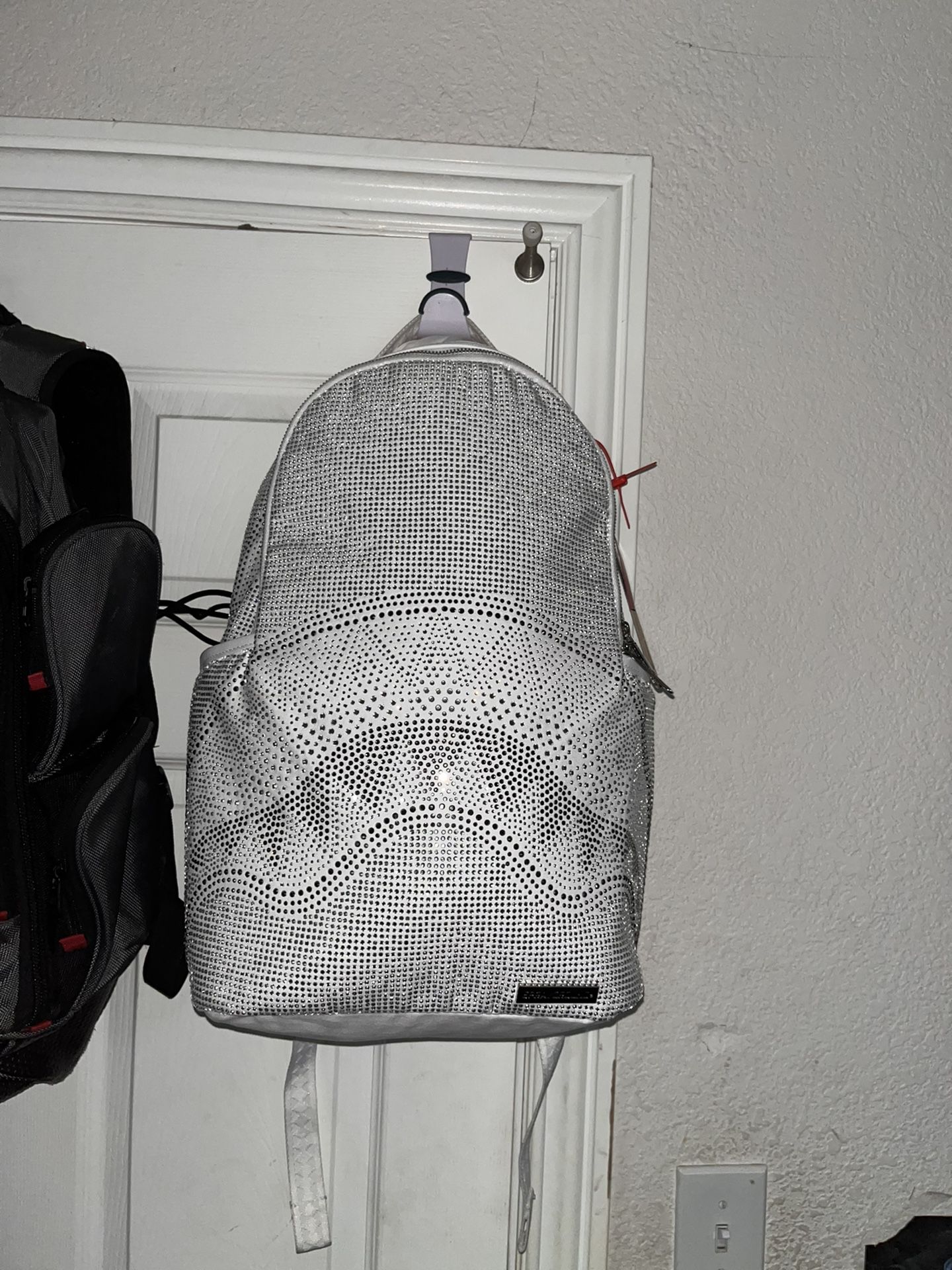 SprayGround Backpack Trinity Deluxe White for Sale in Huntington Beach, CA  - OfferUp