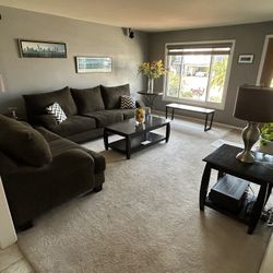 Living room Furniture. Couch, Love Seat, Coffee Table & 2 End Tables 