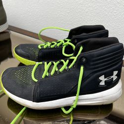 kids boys youth under armour shoes size 6 black and neon green  