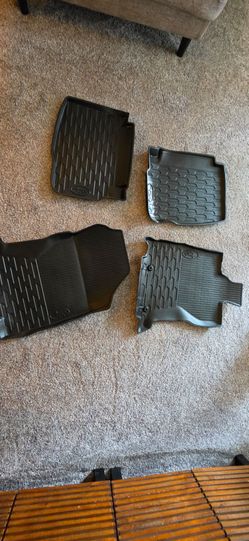OEM Subaru Outback All-Weather Floor Mats & Rear Cargo Tray (2020–2025)