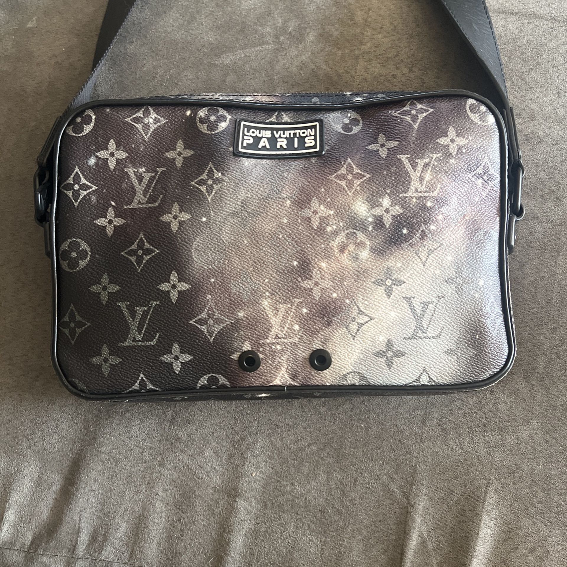 Louis Vuitton Galaxy Messenger Bag 