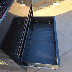 Snap on roller cart tool box
