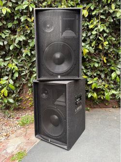 Yamaha AS 312 PA speakers