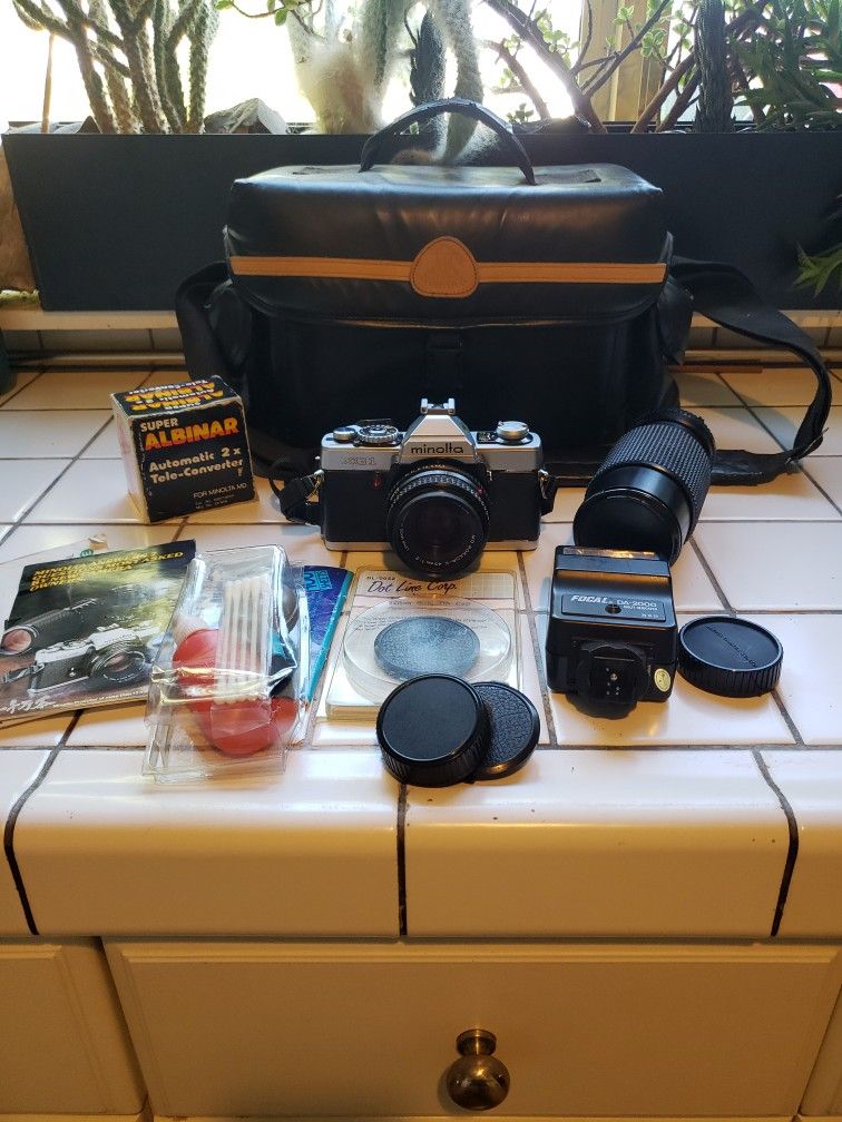 Minolta XG1 35 mm CAMERA Vintage
