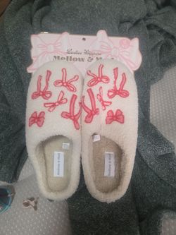 Bow slippers
