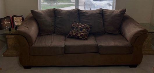 Beautiful to peace couch in great condition