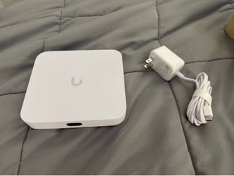 Ubiquiti Cloud Gateway Ultra Router