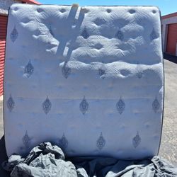 King Size Beauty Rest  Silver Plush Mattress Only 😴 