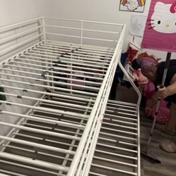 Twin/full Bunk bed 