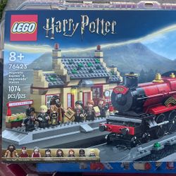 Lego Harry Potter Hogwarts Express Hogsmeade Station Train 