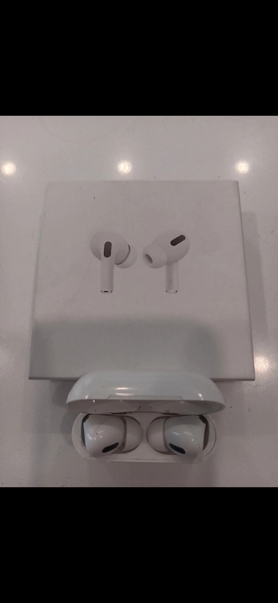 Clone Apple Earbuds 
