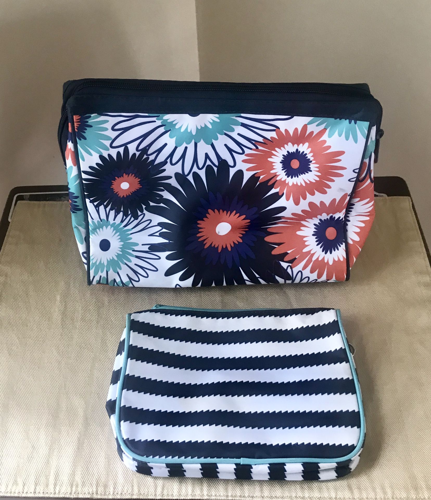 Thirty One cosmetic bag