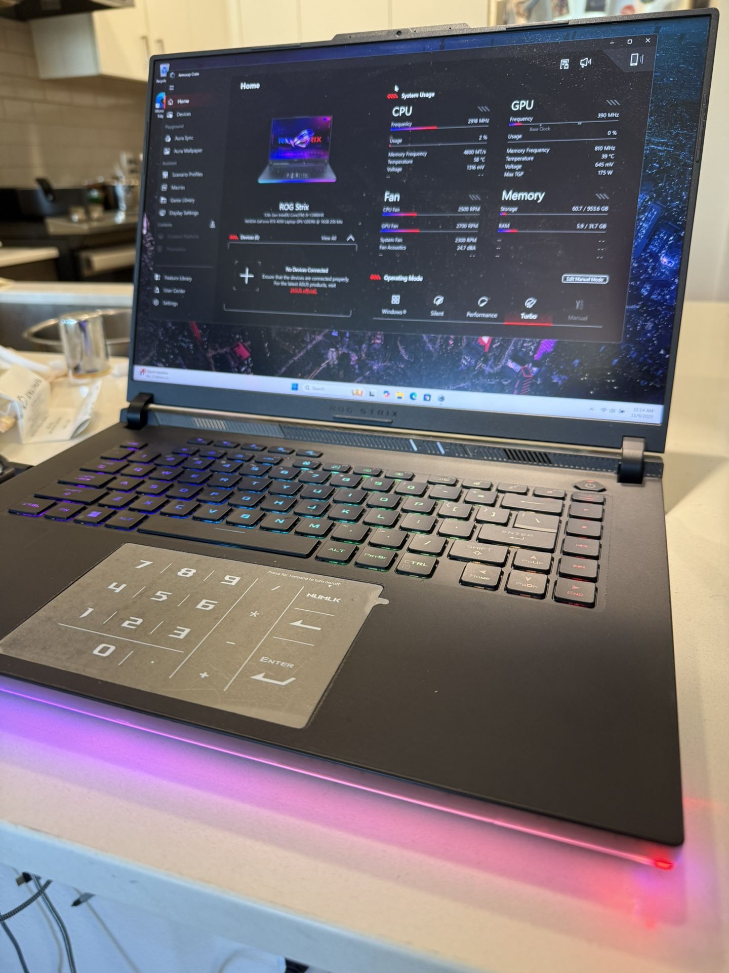 4090 Asus ROG Strix Scar 16 Gaming Laptop — i9-13980HX / RTX 4090 / 32GB / 1TB SSD / 16.3” 2.5K 240Hz