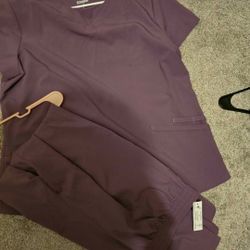 Nursing Scrubs 