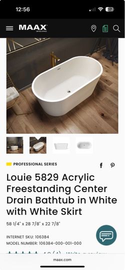 Freestanding bathtub with scratches