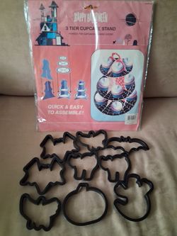 Halloween 3- Tier Cupcake Stand & 9pc Cookie Cutters