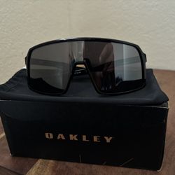 Oakley Men's Sutro Sunglasses with Prizm Lens