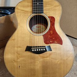 Taylor GS Mini Acoustic Guitar with Taylor's Gigbag