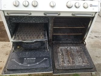 O'Keefe & Merrit Stove