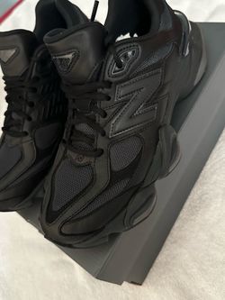 Men’s triple black nb