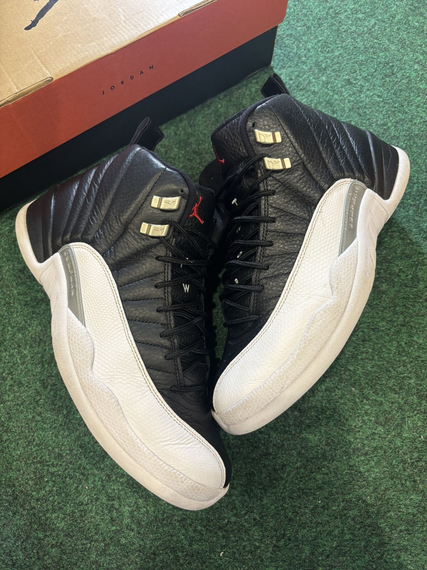 JORDAN 12 PLAYOFF SIZE 9.5