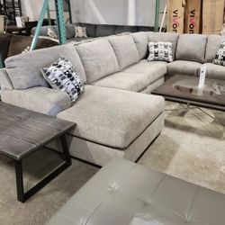 Beautiful Stunning Nice Chaise Sectional