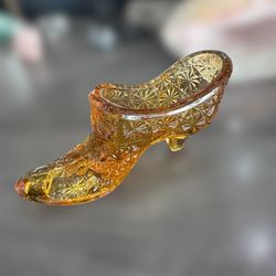 Vintage L.E. Smith Slipper Daisy & Button Amber Glass Victorian Shoe Collectible