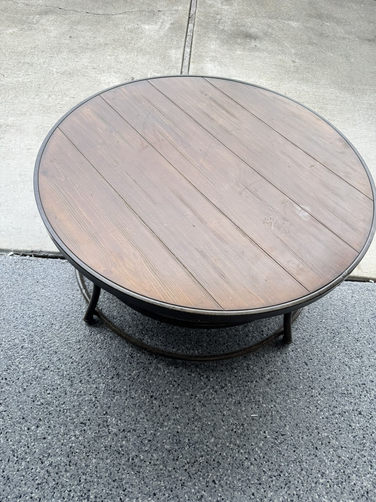 Ashley Furniture Nartina - Round Cocktail Table and Two End Tables