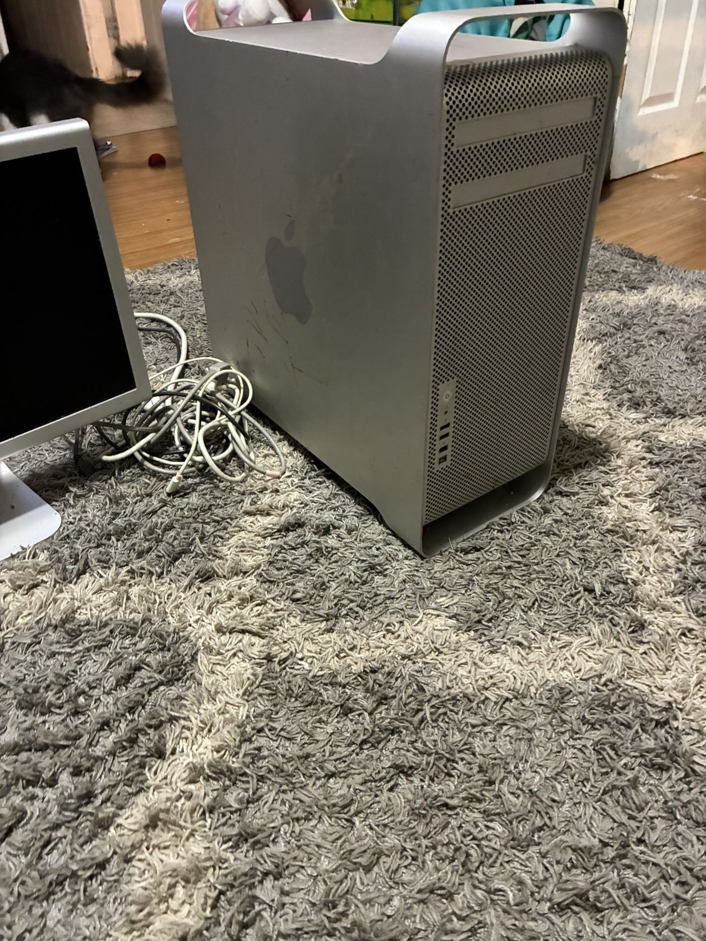 Apple Computer Tower And Monitor 