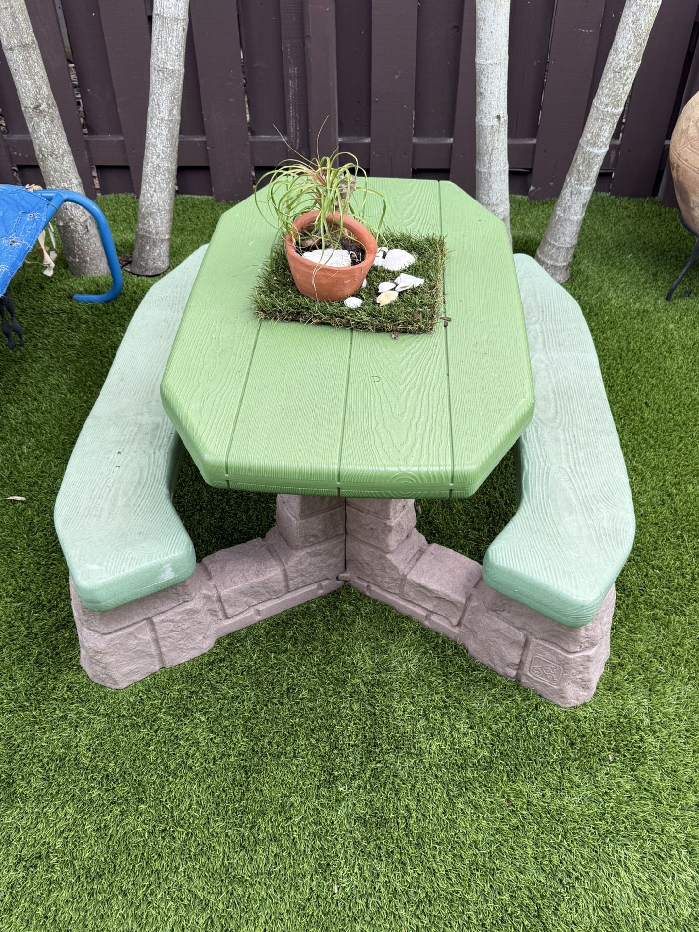 Step 2 picnic Table