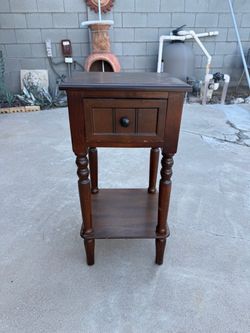 Nightstand (Greenway Road and Cave Creek Road)