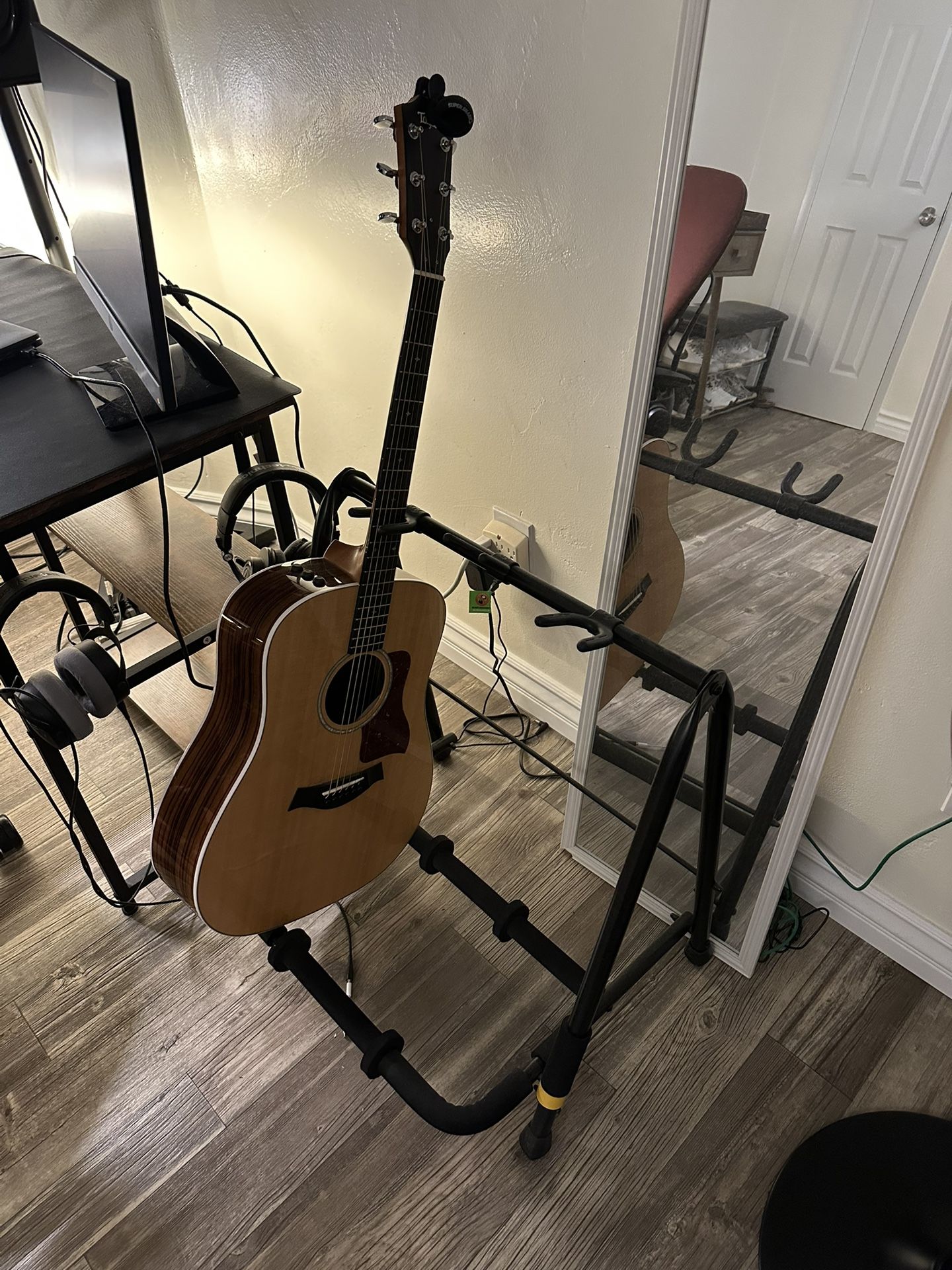 3-Guitar Rack Stand