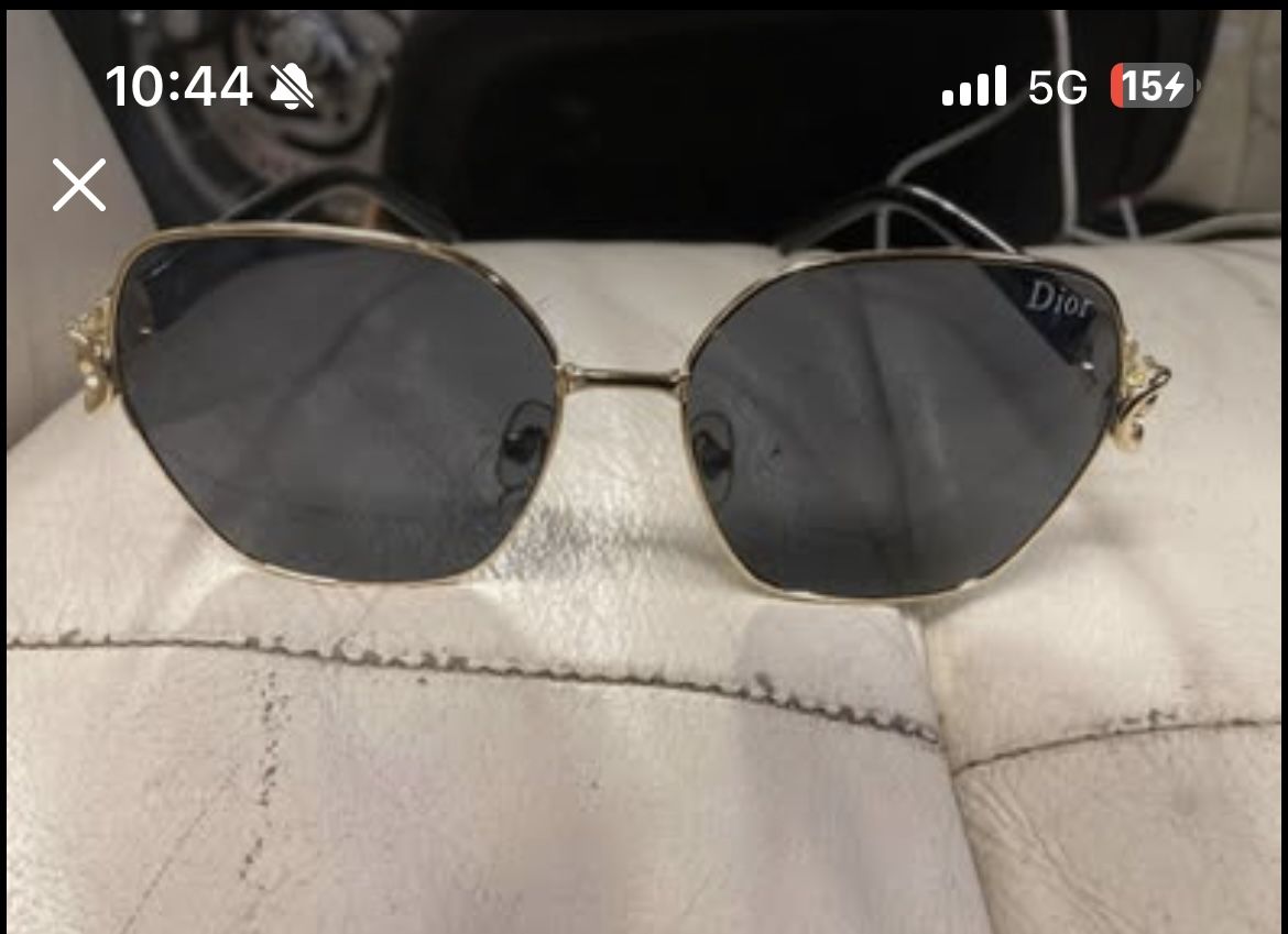 Dior sunglasses worn a few times. No damage look brand new