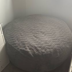 This is a Lounge & Co Jumbo Lounger from Costco 