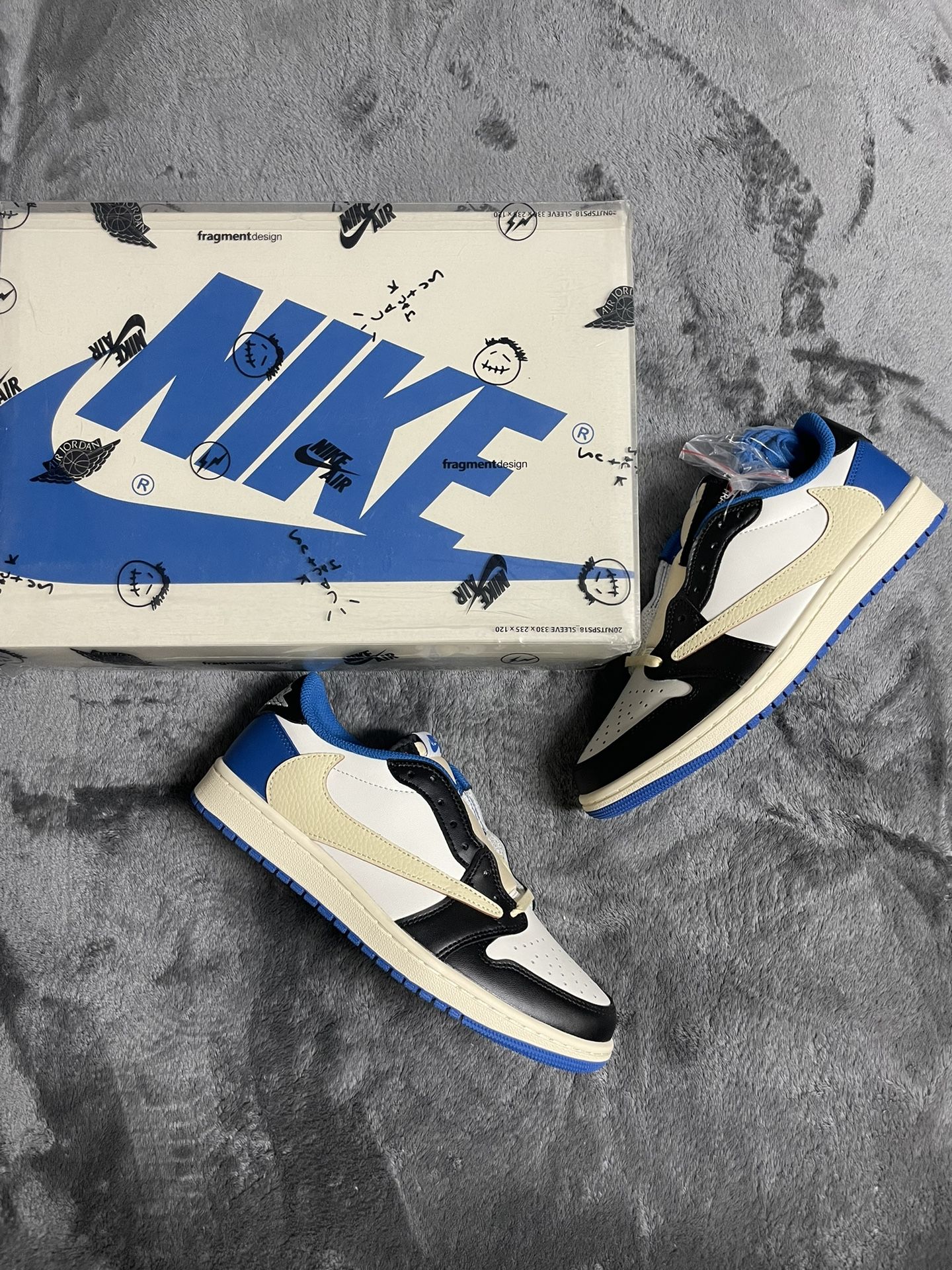 Nike Air Jordan 1 Low Travis Scott Fragments Size 7, 7.5,8,8.5,9,9.5,10,10.5,11,12