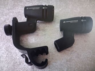 2 Sennheiser e604 cardioid Dynamic drum microphones and one Rim clip mount