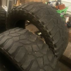 2 Cooper MT 305/55/20 (50% Tread Left) Can Mount And Balance