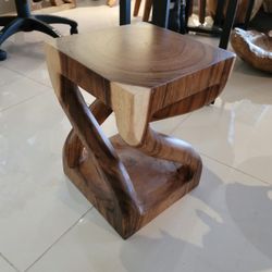 *** Gorgeous Solid Wood Hand Carved Stool Pedestal Coffee Table 
