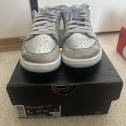 Size 1 Jordan 1s 