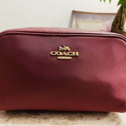 COACH New York Ellis Nylon Cosmetic Case Wine - Style C9956 - ✨Brand New W/ Tags And Original Packing✨