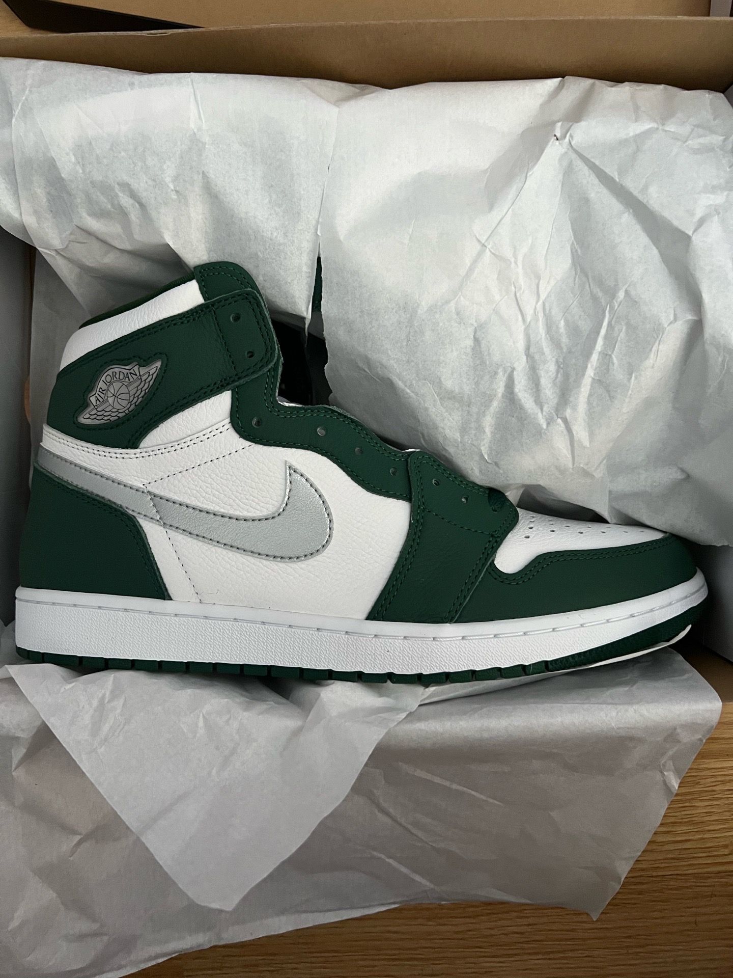 BRAND NEW NIKE AIR JORDAN RETRO 1 HIGH OG GORGE GREEN SIZE 13 $130