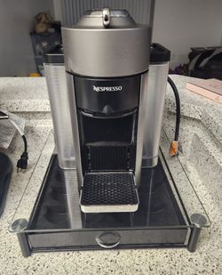 Nespresso Vertuo Coffee Machine by De'Longhi with Base