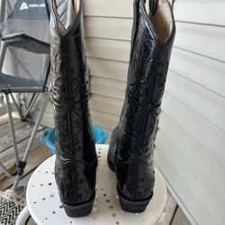 Women’s Cowgirl Boots