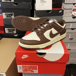 Nike Dunk Low Women Size 7.5