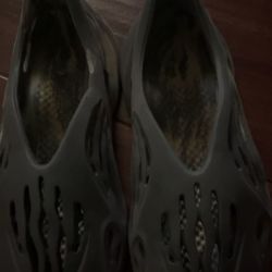 Yeezy foam runners